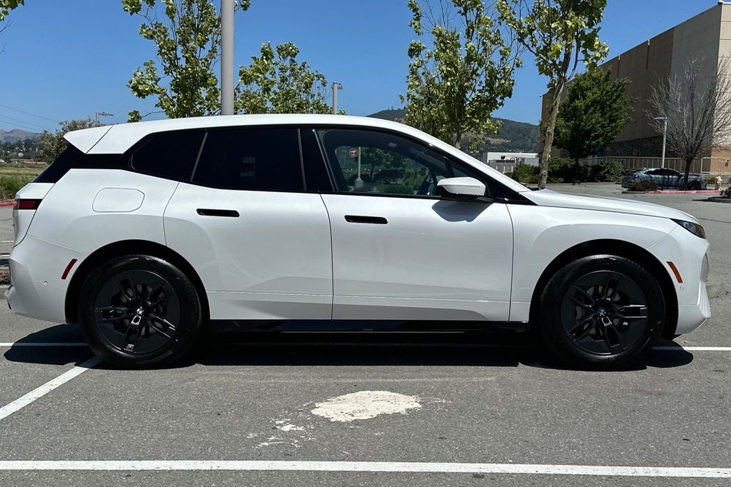 2026 BMW iX xDrive45