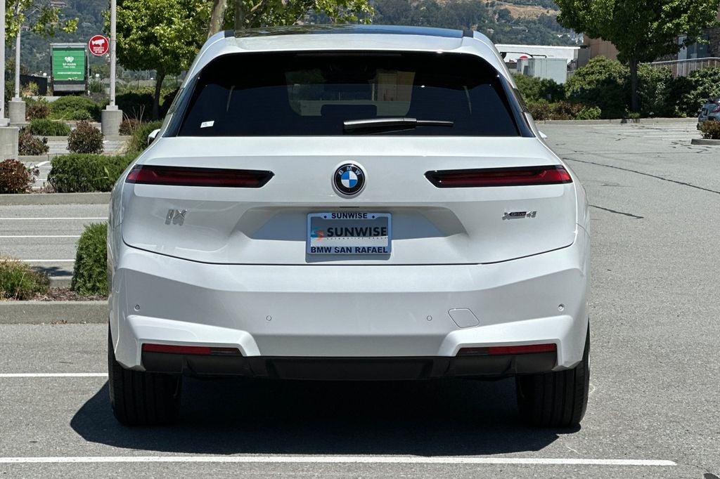 2026 BMW iX xDrive45
