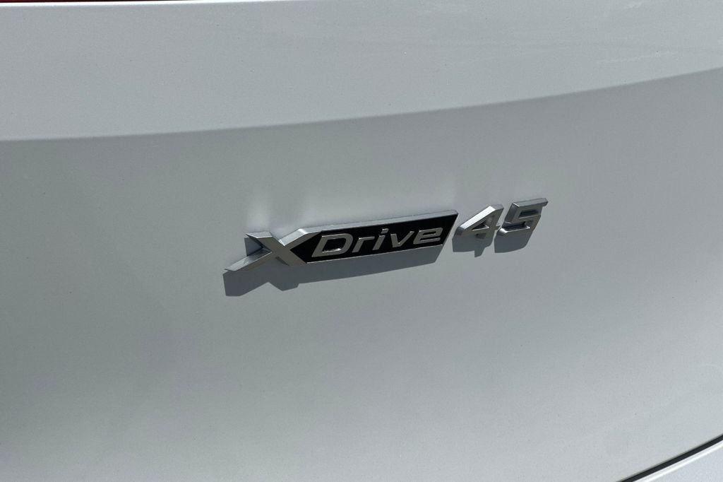 2026 BMW iX xDrive45