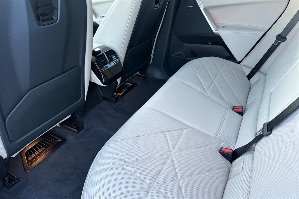 2026 BMW iX xDrive45