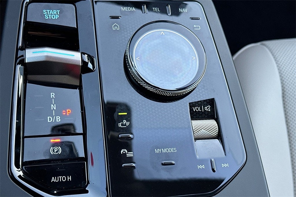 2026 BMW iX xDrive45