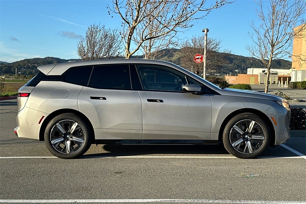 2026 BMW iX xDrive45