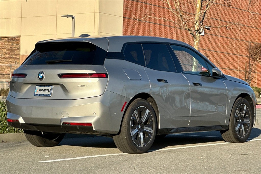 2026 BMW iX xDrive45