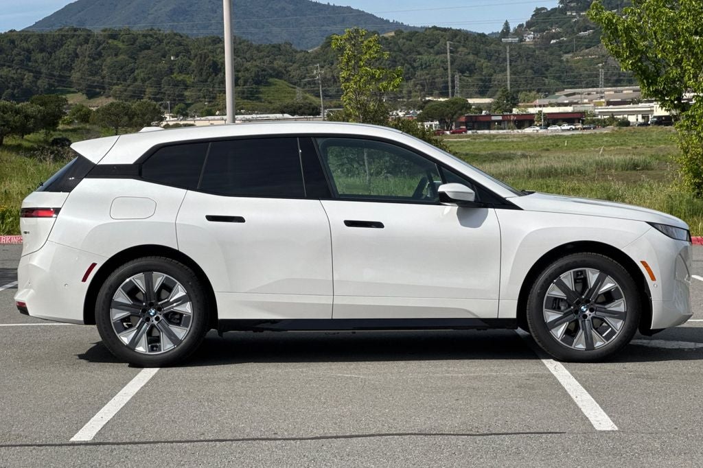 2026 BMW iX xDrive45