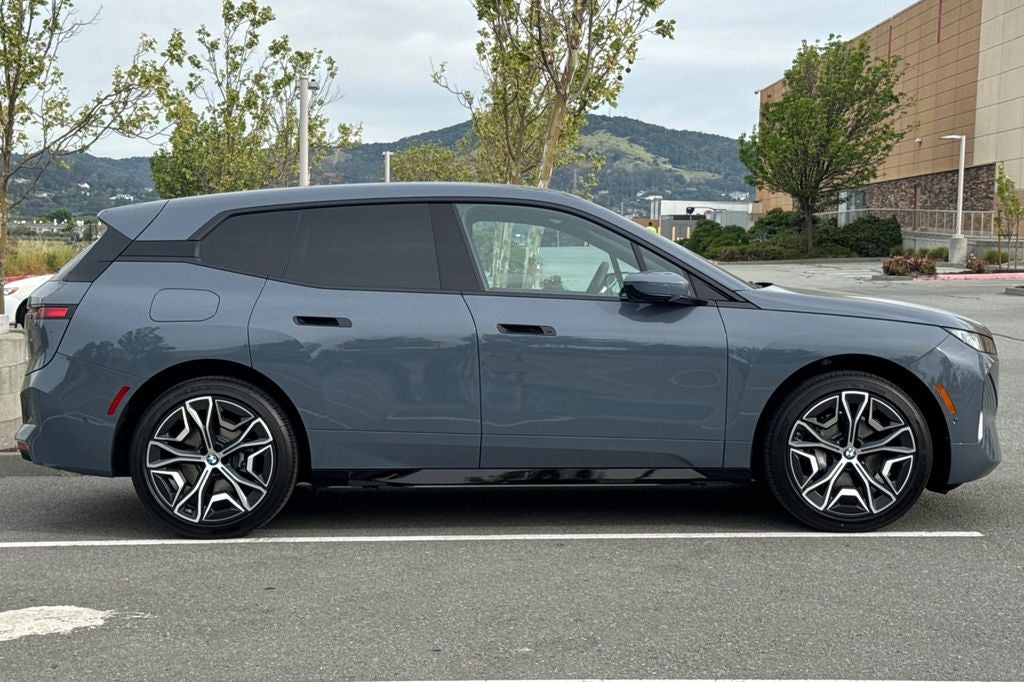 2026 BMW iX xDrive45