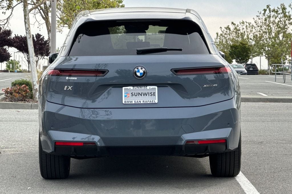 2026 BMW iX xDrive45