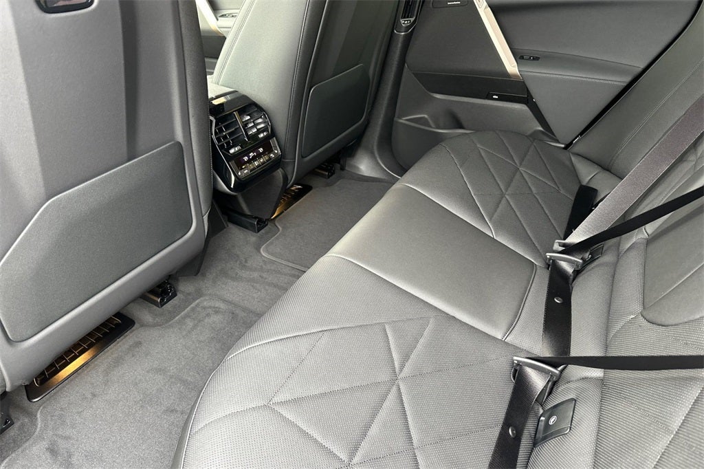 2026 BMW iX xDrive60