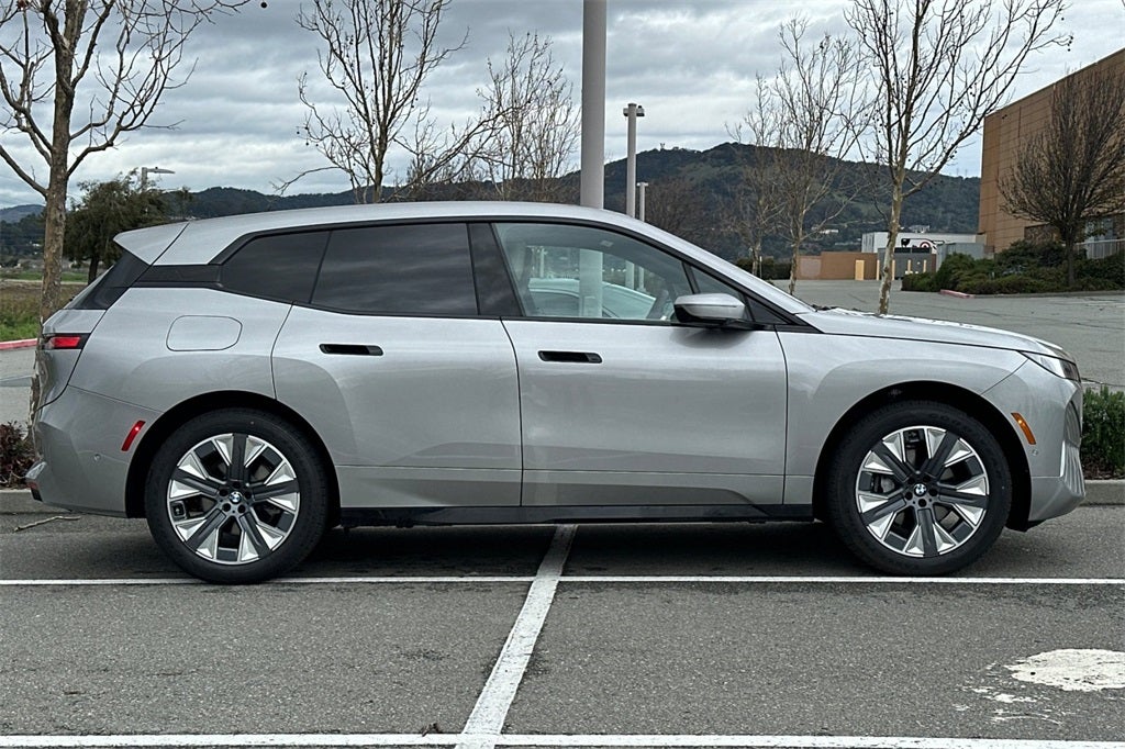 2026 BMW iX xDrive60