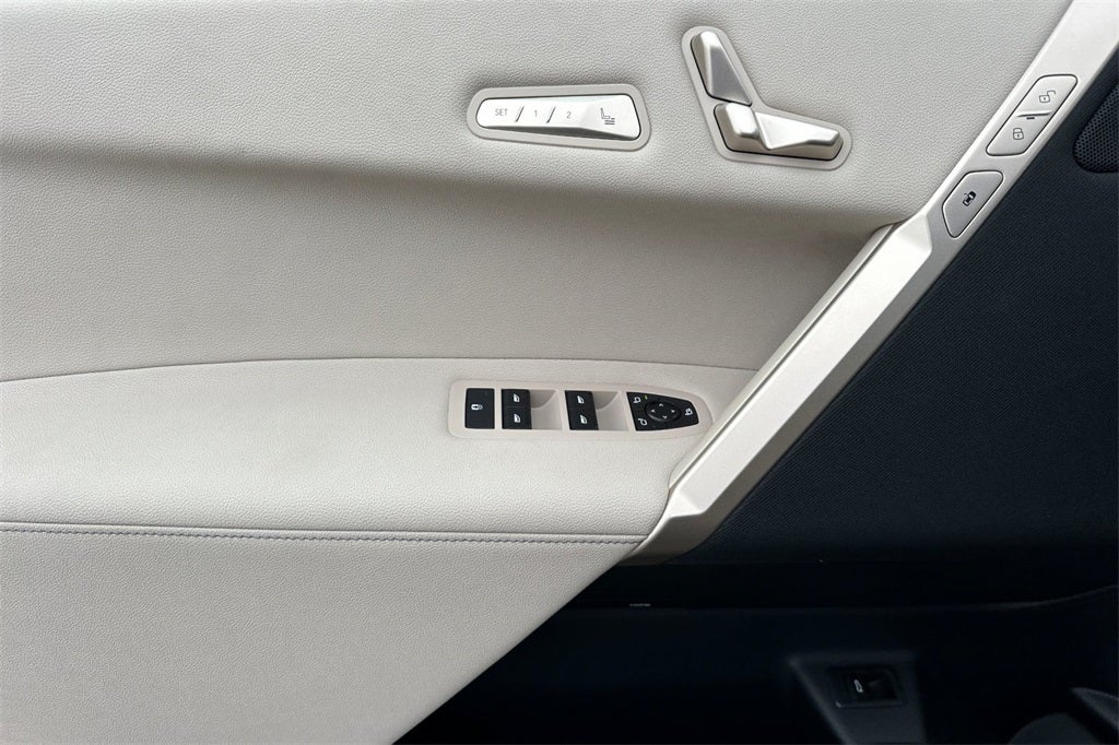 2026 BMW iX xDrive60