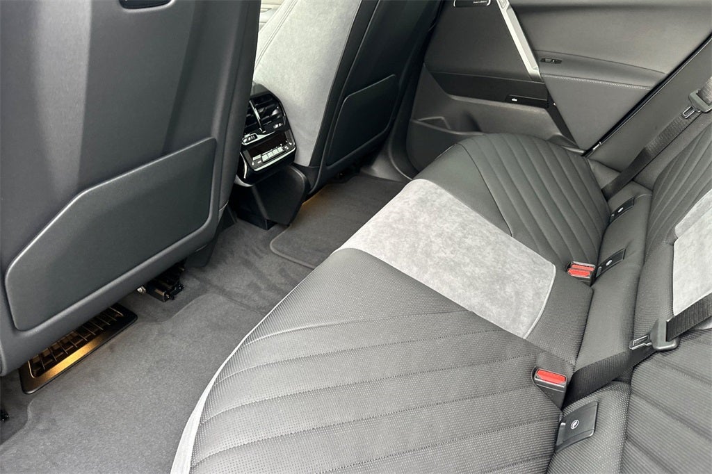 2026 BMW iX xDrive60