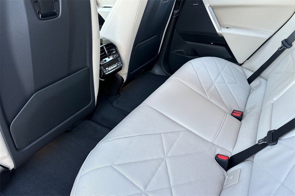 2026 BMW iX xDrive60