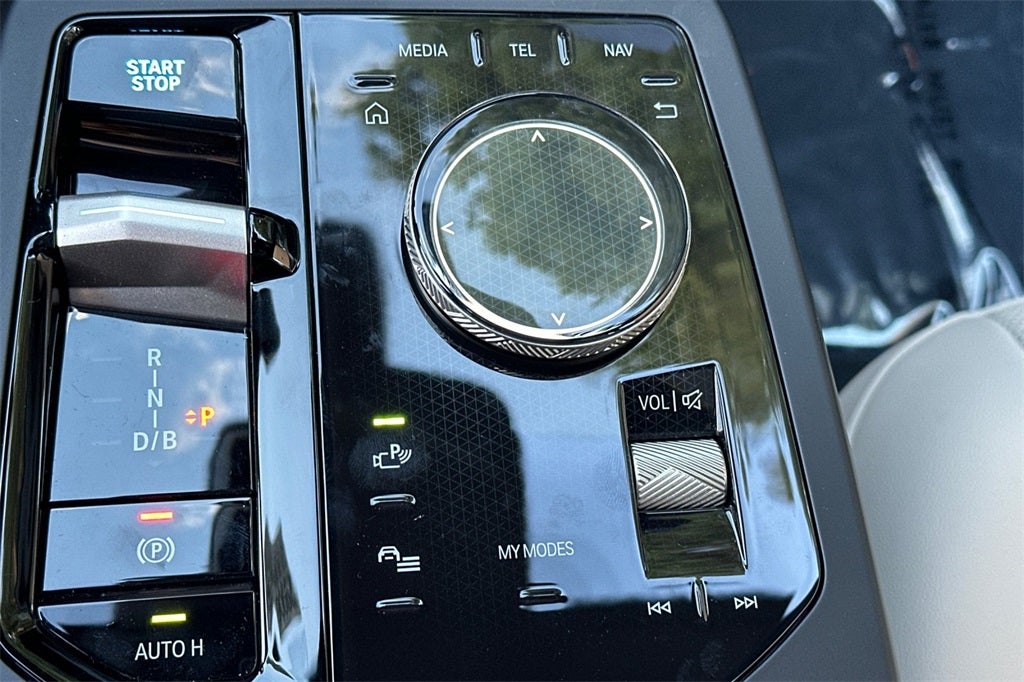 2026 BMW iX xDrive60