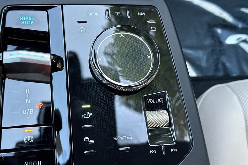 2026 BMW iX xDrive60