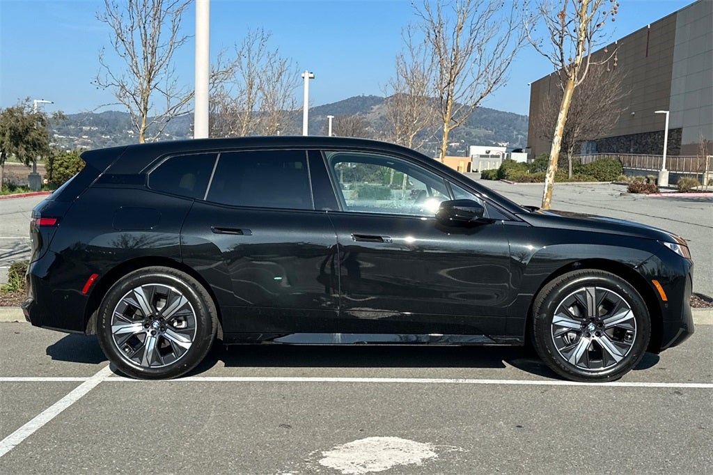 2026 BMW iX xDrive60