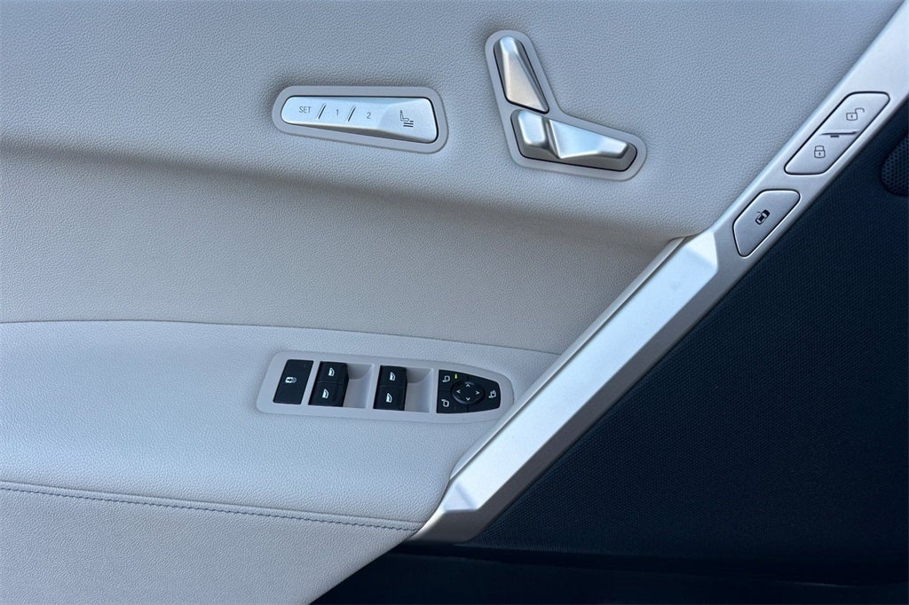 2026 BMW iX xDrive60