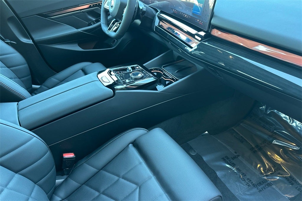 2026 BMW 5 Series 550e xDrive