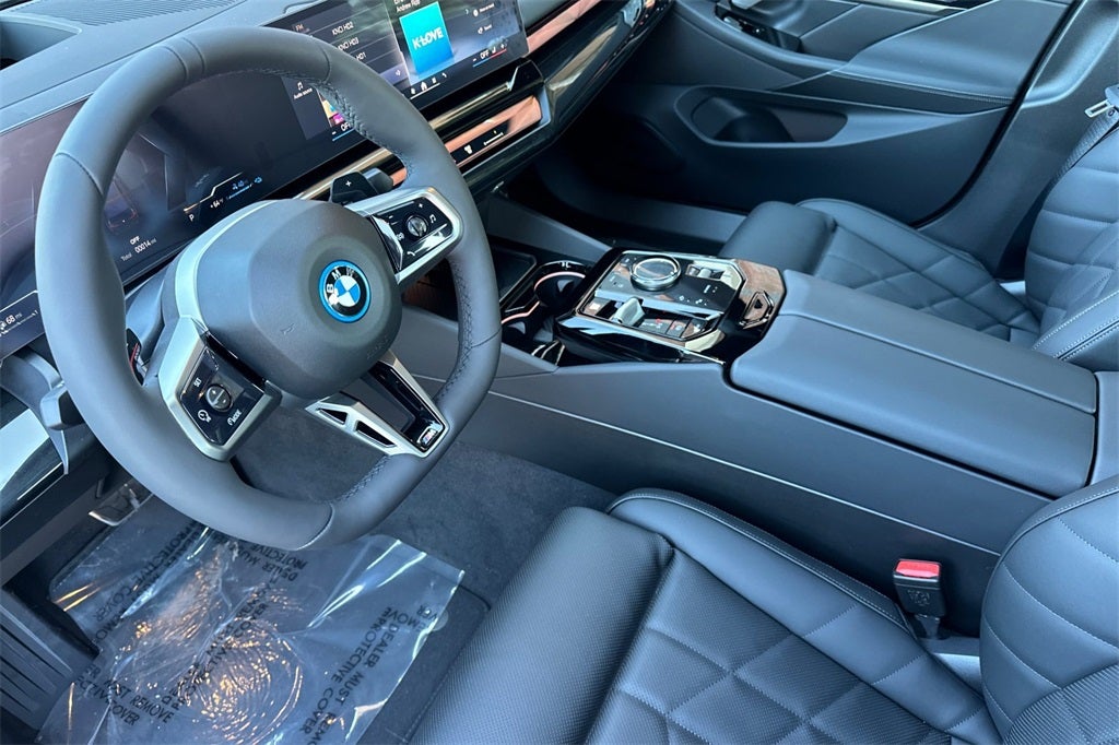 2026 BMW 5 Series 550e xDrive