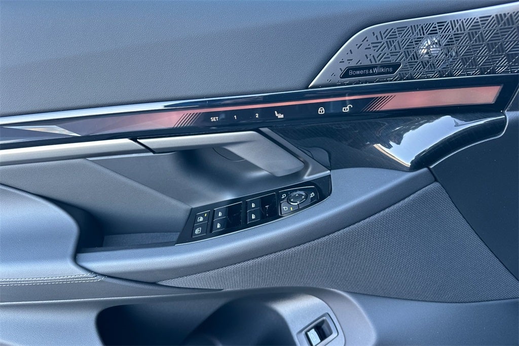 2026 BMW 5 Series 550e xDrive