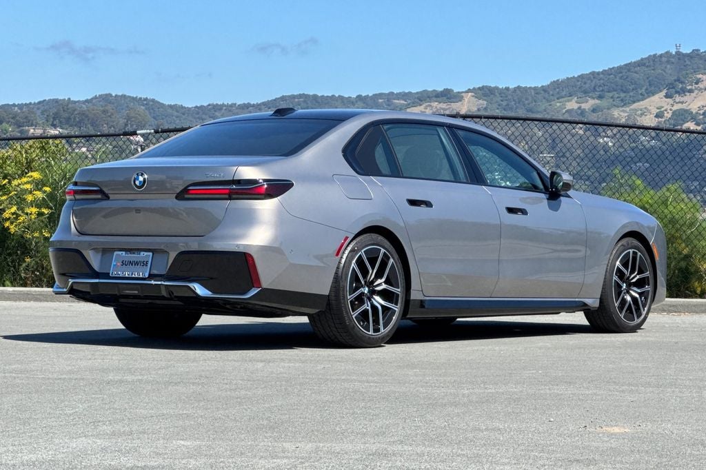 2026 BMW 7 Series 740i