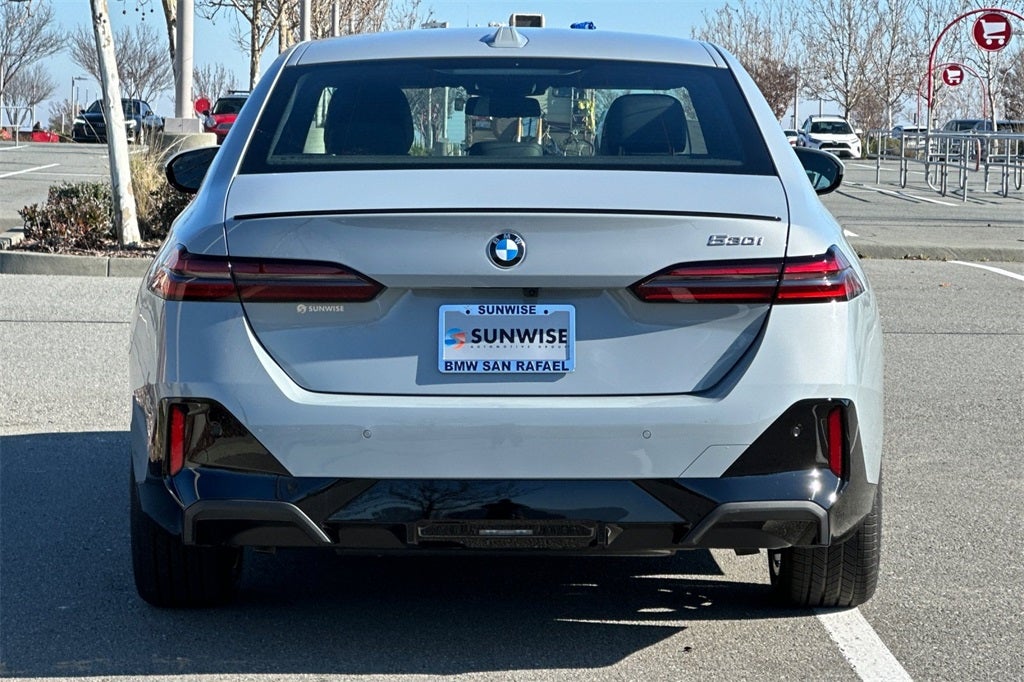 2026 BMW 5 Series 530i