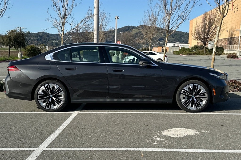 2026 BMW 5 Series 530i