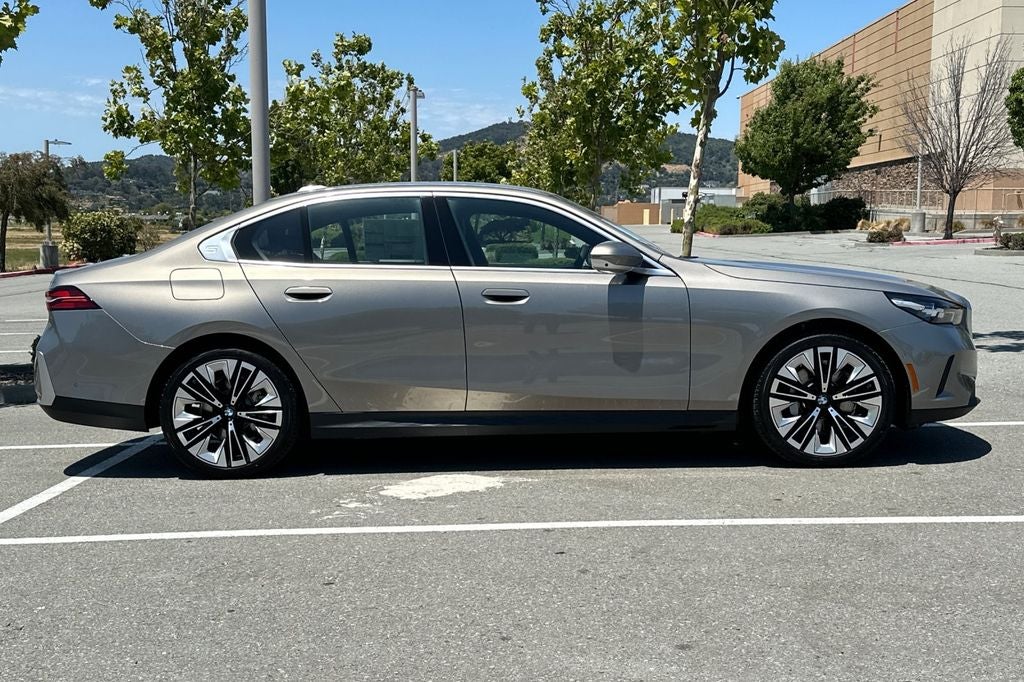 2026 BMW 5 Series 530i