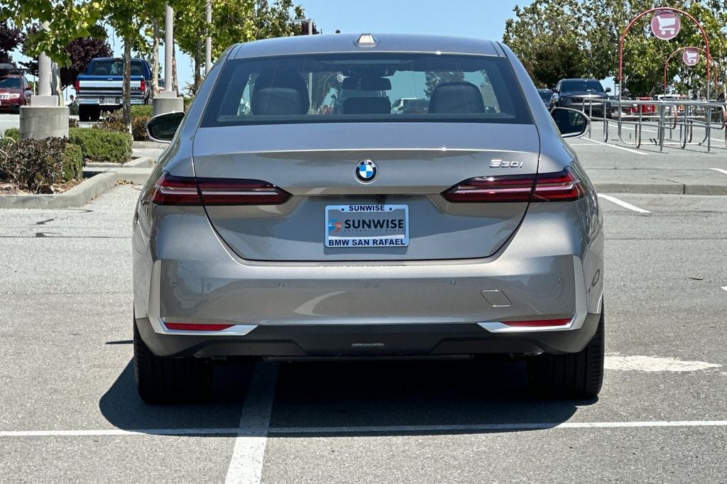 2026 BMW 5 Series 530i