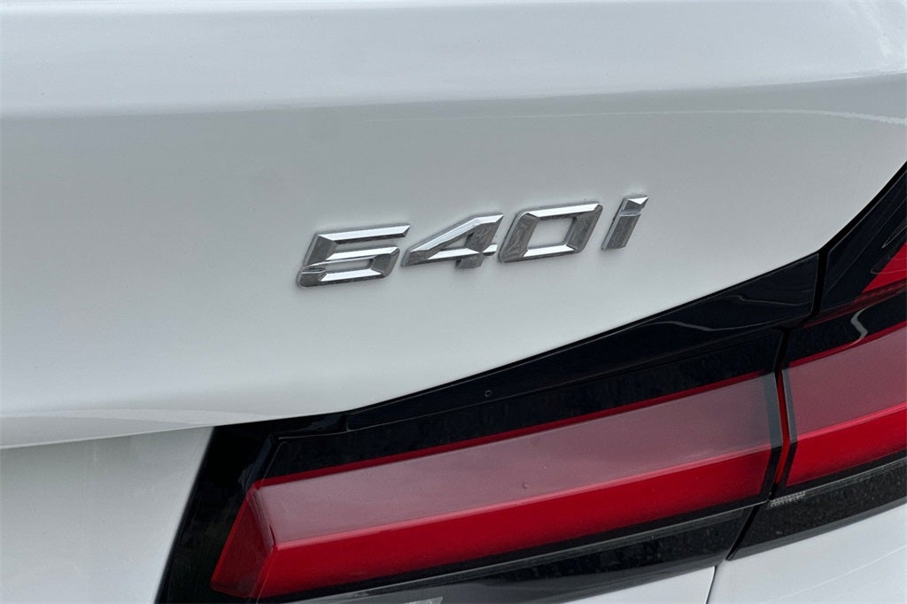 2022 BMW 5 Series 540i