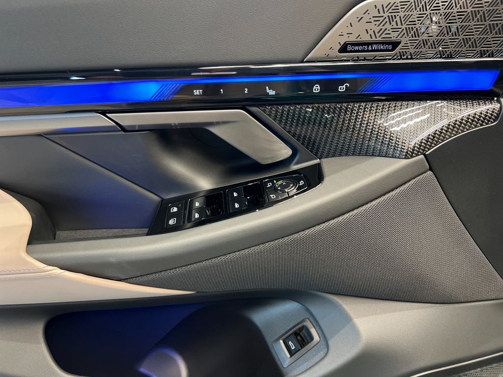 2027 BMW M5 Base