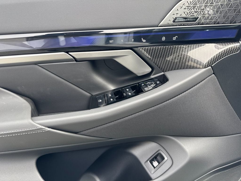 2027 BMW M5 Base