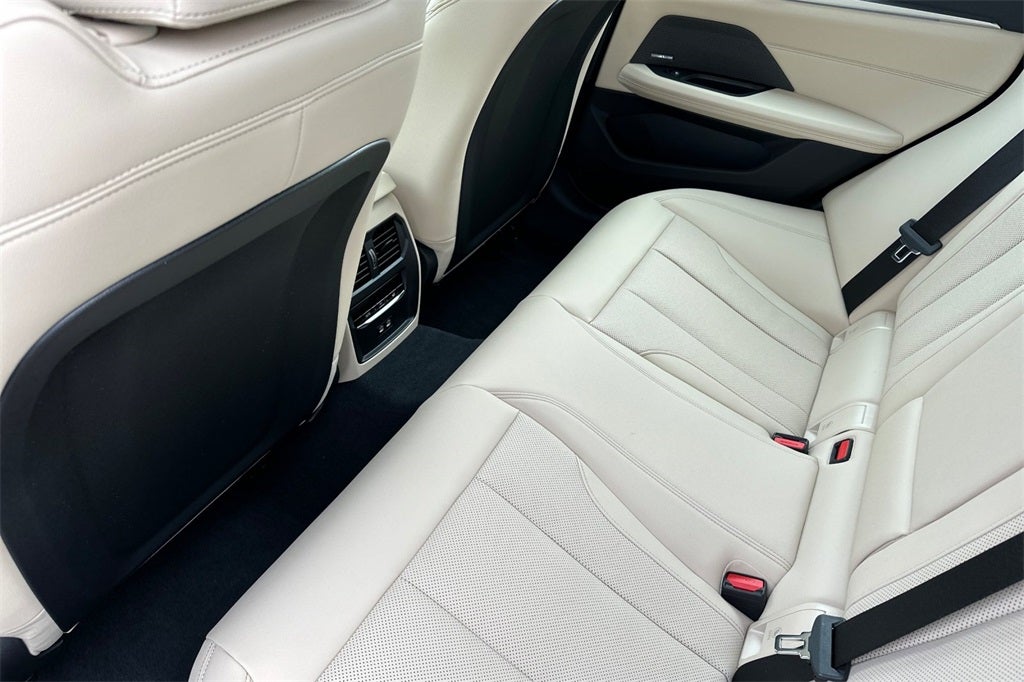 2025 BMW i4 eDrive40