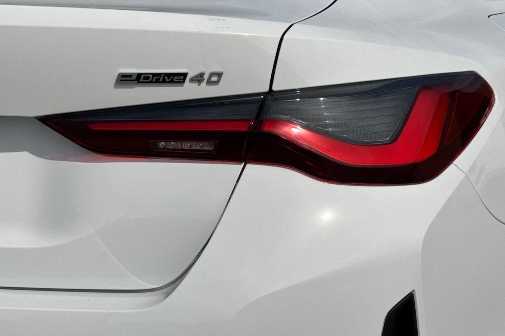 2025 BMW i4 eDrive40