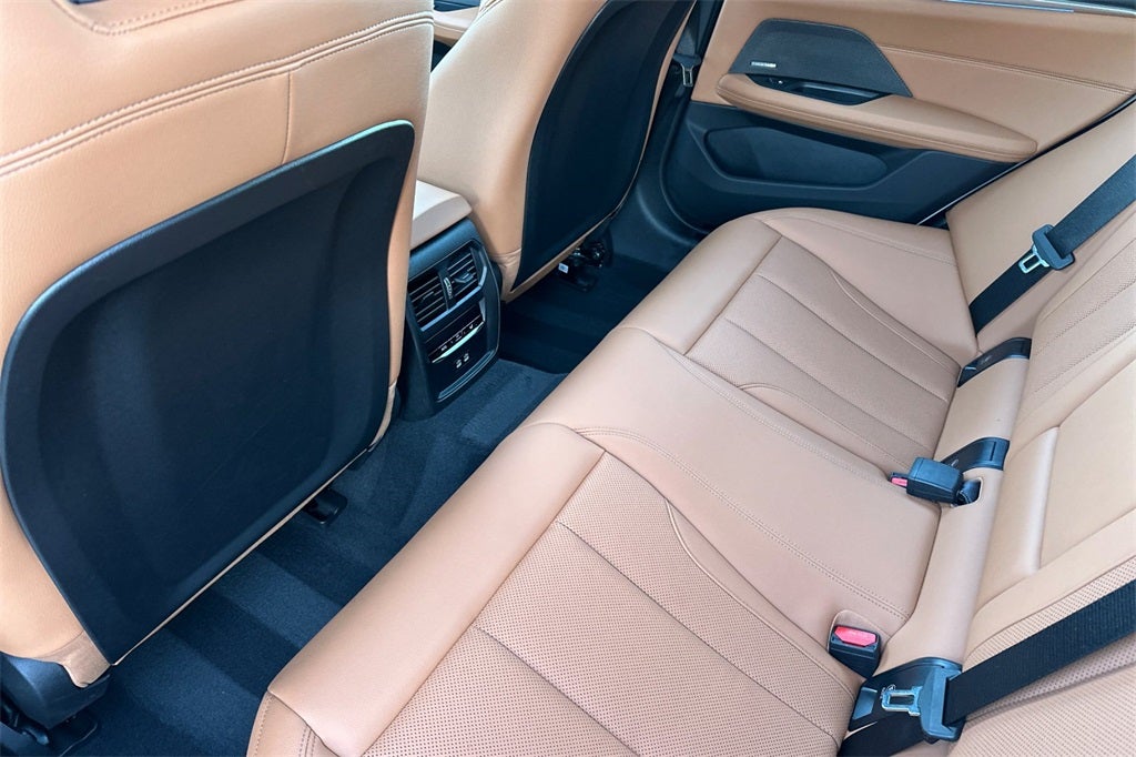 2025 BMW i4 eDrive40