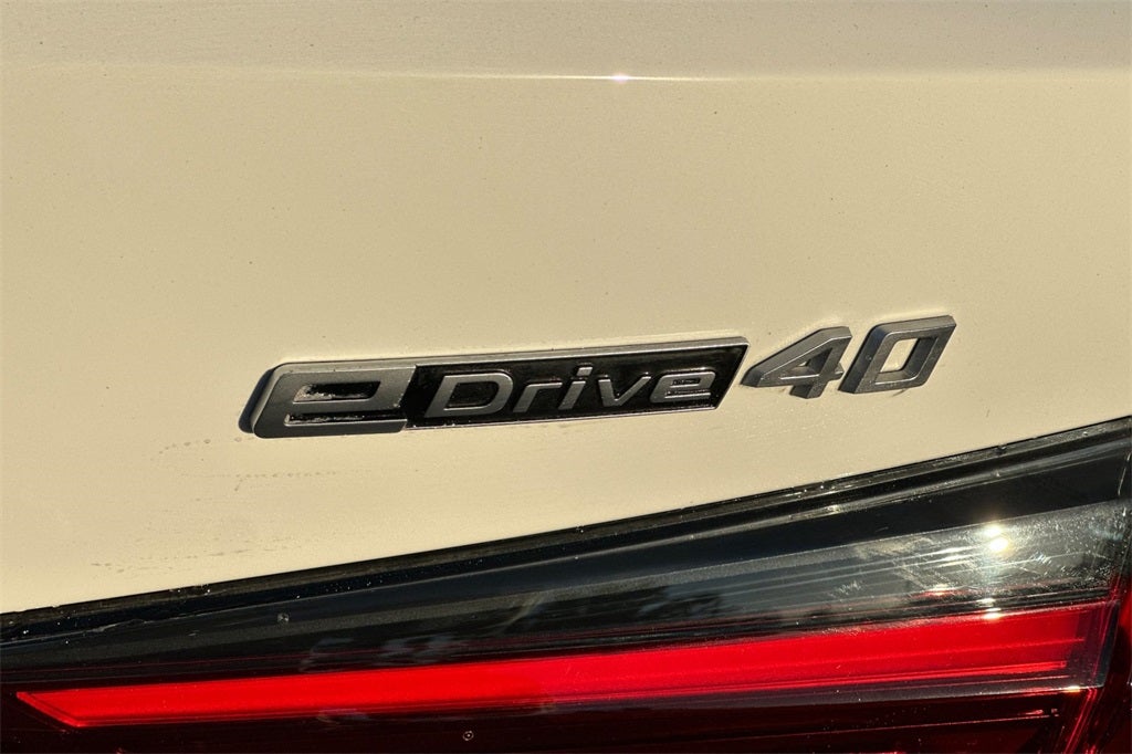 2025 BMW i4 eDrive40