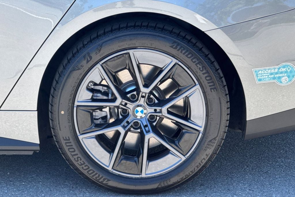 2025 BMW i4 eDrive40