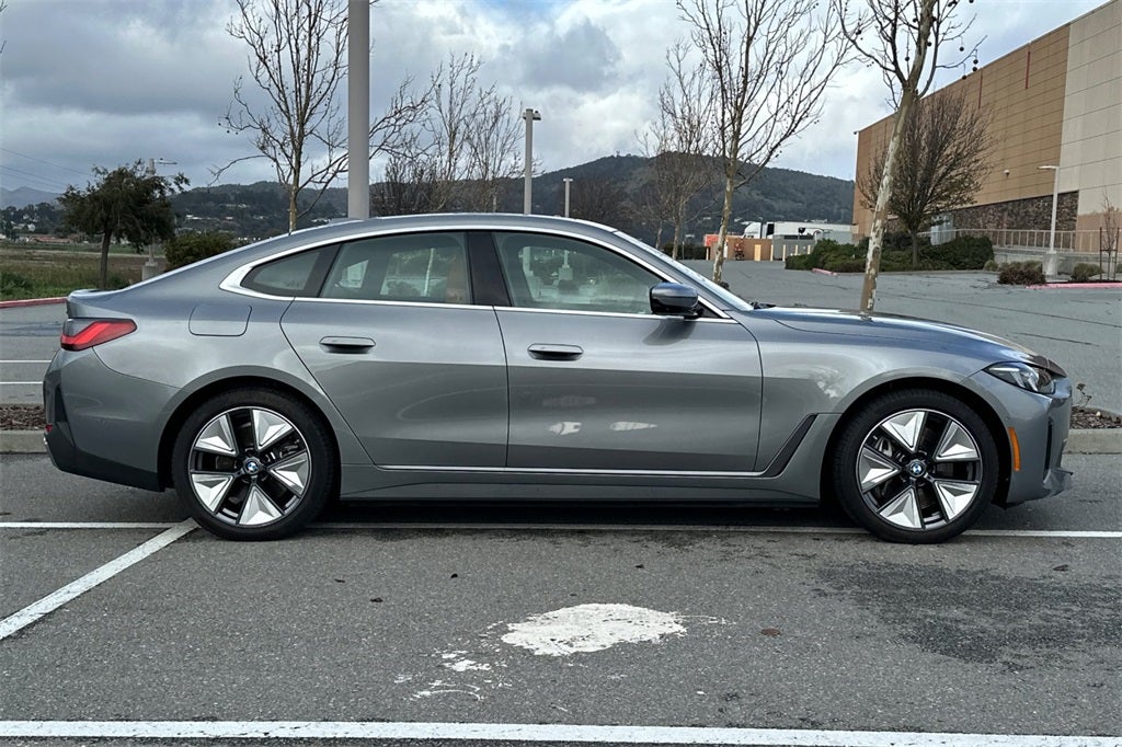 2025 BMW i4 eDrive40