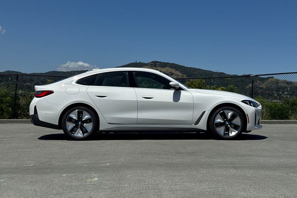 2026 BMW i4 eDrive40