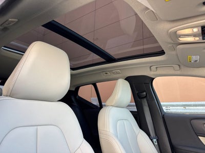 2025 Volvo XC40 B5 Ultra Dark Theme