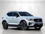 2025 Volvo XC40 B5 Ultra Dark Theme