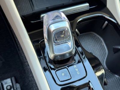 2025 Volvo XC40 B5 Ultra Dark Theme