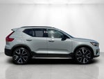 2025 Volvo XC40 B5 Ultra Dark Theme