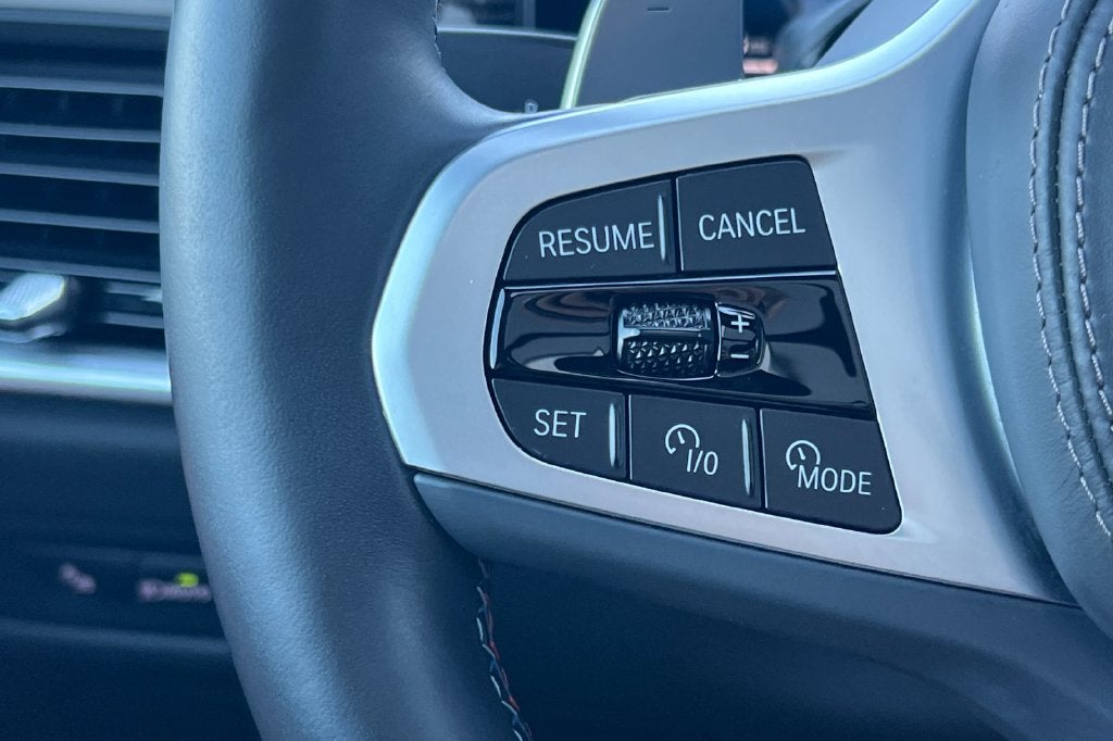 2024 BMW X5 M60i