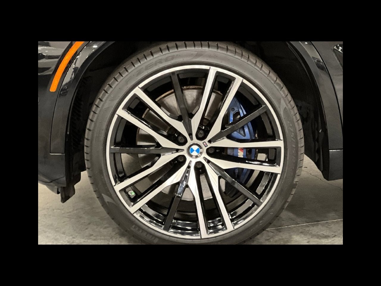 2024 BMW X5 M60i