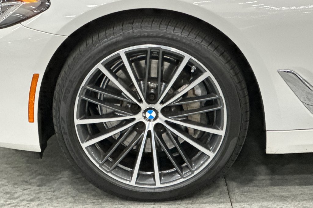 2023 BMW 5 Series 530i