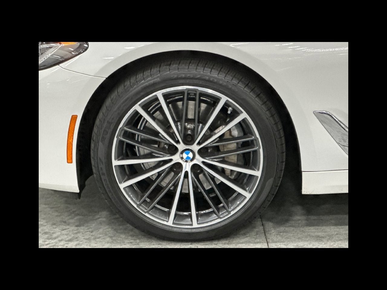 2023 BMW 5 Series 530i