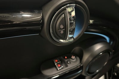 2024 MINI Cooper SE Electric Iconic