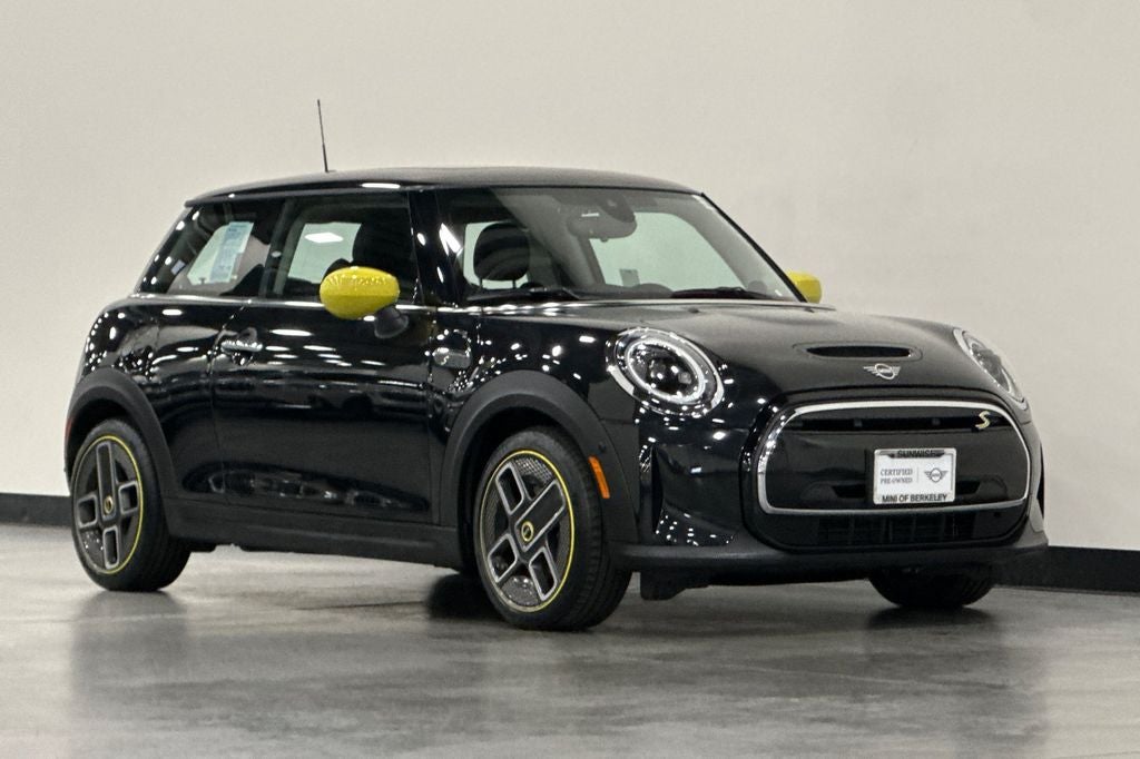 2024 MINI Cooper SE Electric Iconic