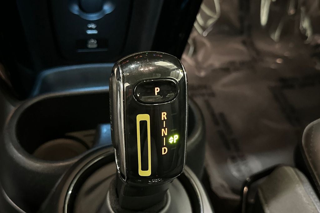 2024 MINI Cooper SE Electric Iconic