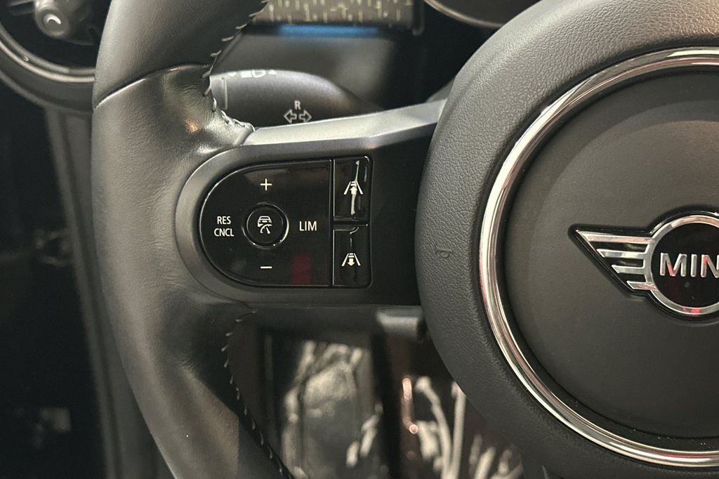 2024 MINI Cooper SE Electric Iconic