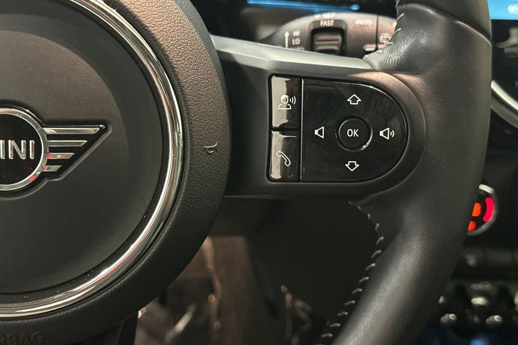 2024 MINI Cooper SE Electric Iconic